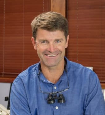 Photo of Dr. Peter Bagnell