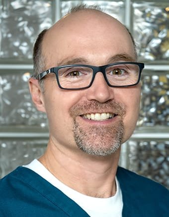 Photo of Dr. Russell Crawford