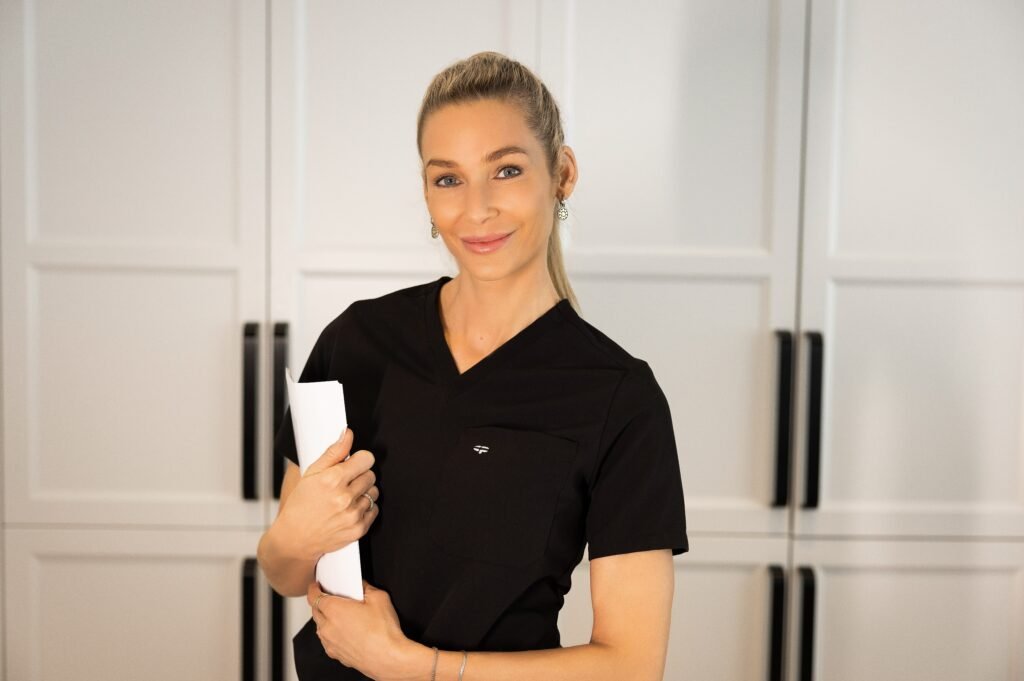 Photo of Dr. Julie Lessard