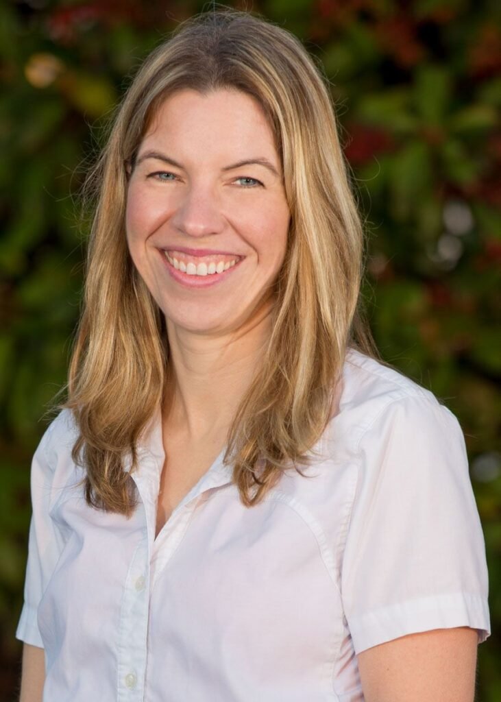 Photo of Dr. Jennifer McKenzie